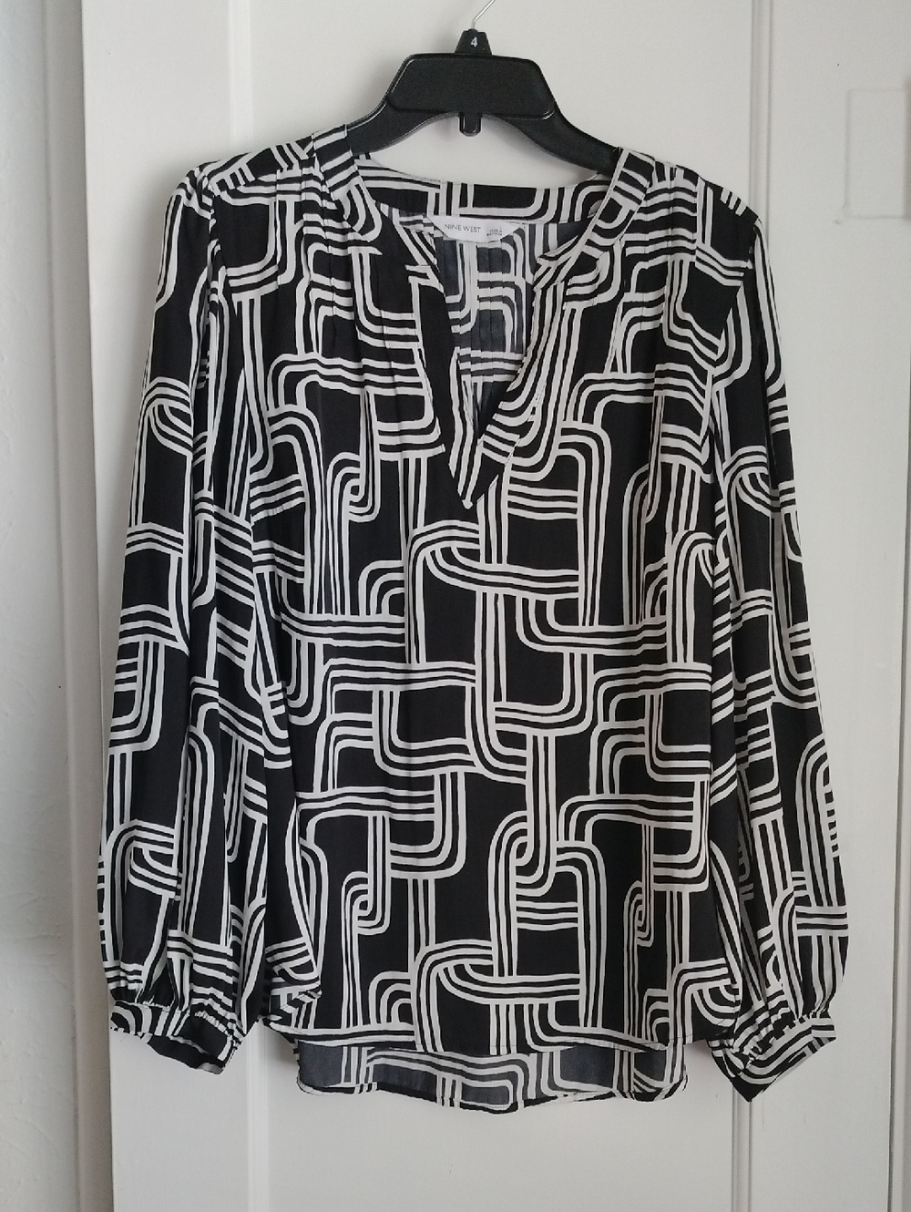 Nine West Black and White Geometric Long-Sleeve Blouse